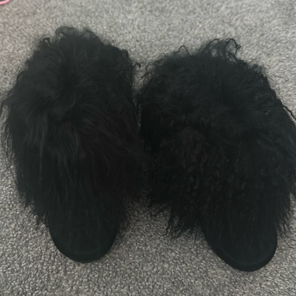 BearPaw Toddler Boots

Worn a few times, great condition

No Box